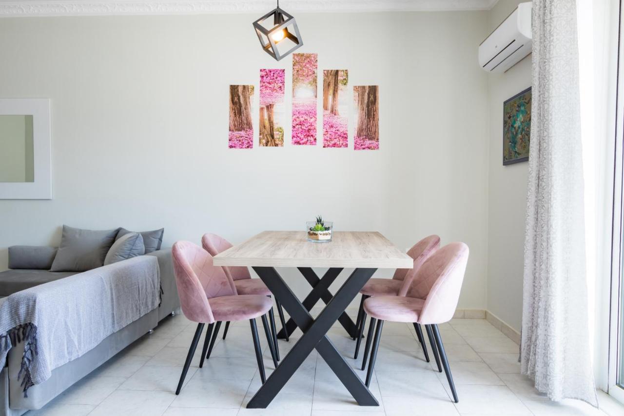 Lilis 3 Apartment